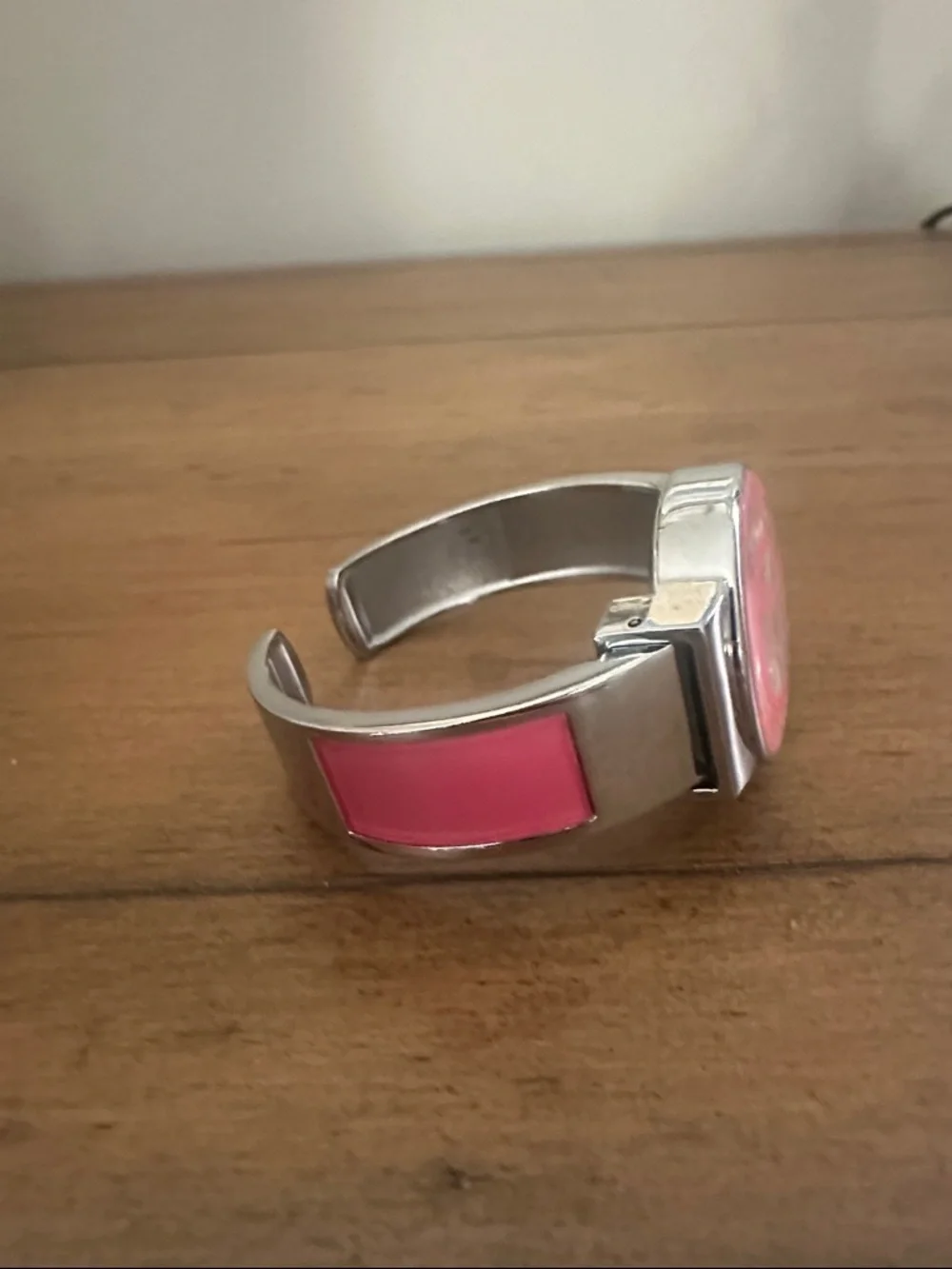 Vintage Xianua Disney Minnie Mouse Pink Rhinestone Wristwatch